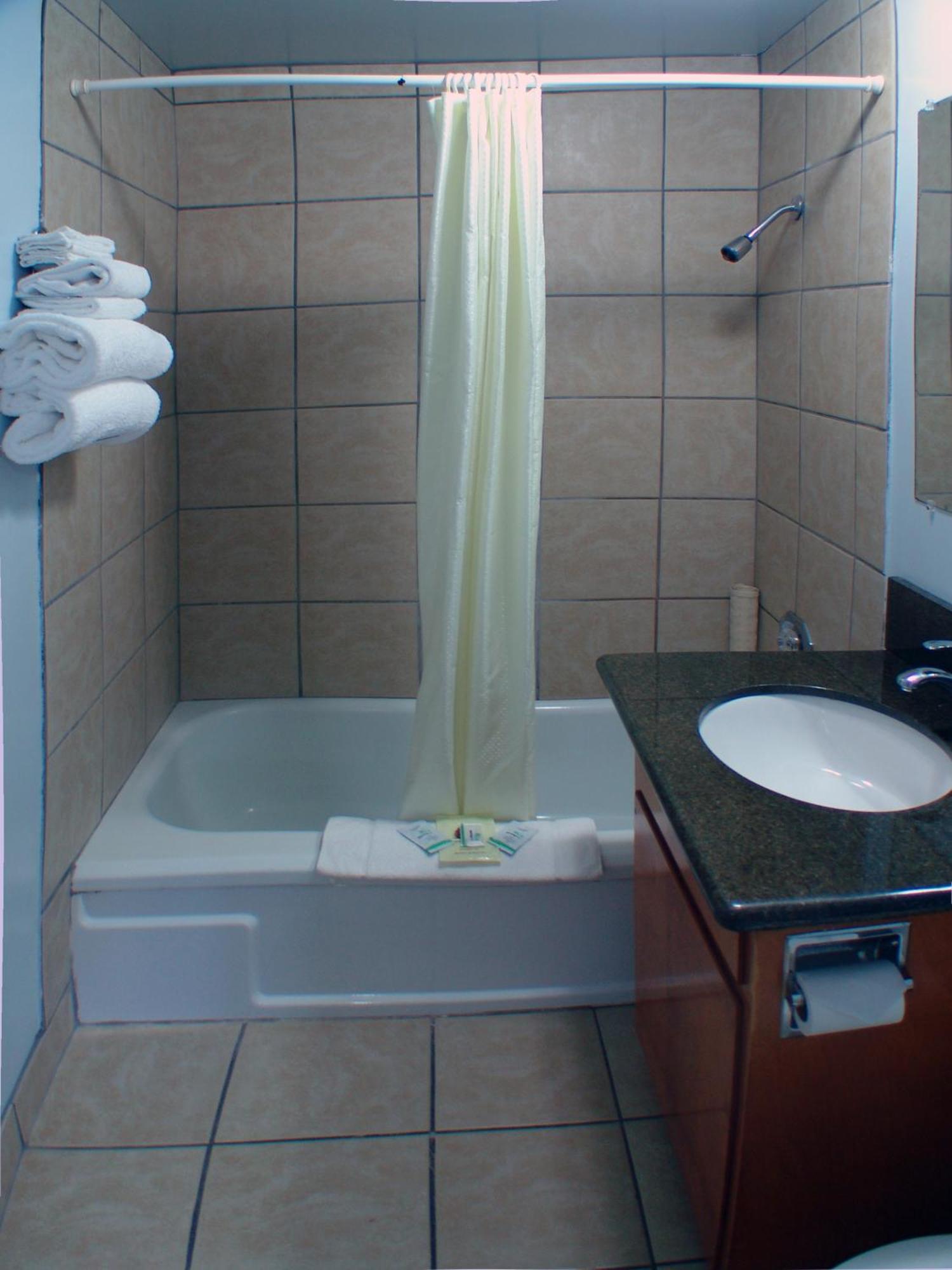 Inn At Salmon Creek Vancouver Esterno foto