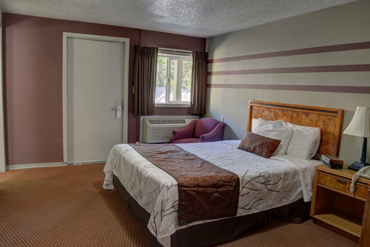 Inn At Salmon Creek Vancouver Esterno foto