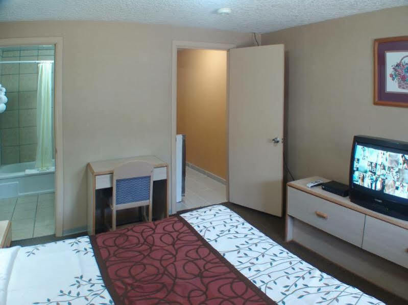 Inn At Salmon Creek Vancouver Esterno foto